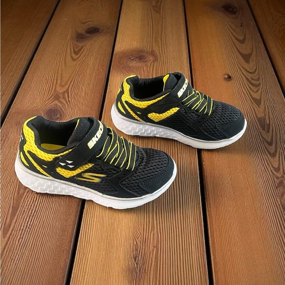 Skechers Other - Skechers Kids GO RUN Proxo Black and Yellow Athletic Sneakers